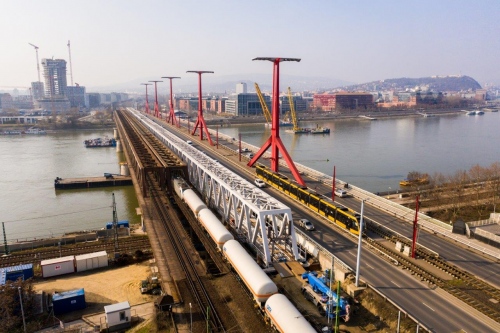 Átjárható a déli vasút Duna-hídja